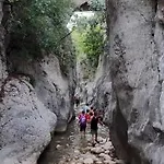 Petrastero Mountain Canyon Retreat-Agrafa , Greece 3* Vernikon