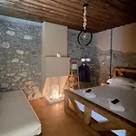 Petrastero Mountain Canyon Retreat-Agrafa , Greece 3* Vernikon