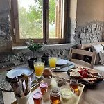 Petrastero Mountain Canyon Retreat-Agrafa , Greece Aparthotel Vernikon