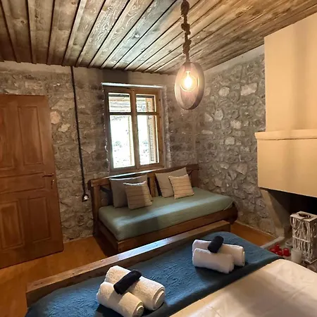Petrastero Mountain Retreat-agrafa Greece Aparthotel 3*