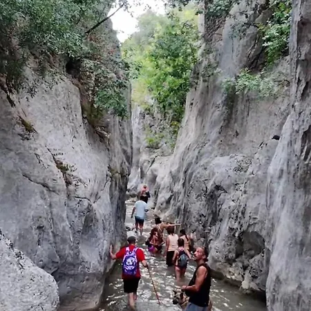 Petrastero Mountain Retreat-agrafa Greece Vernikon