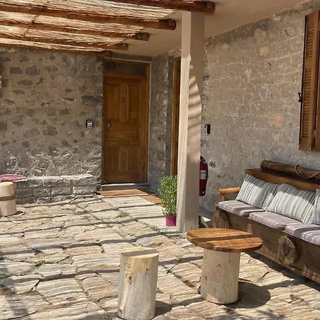 Aparthotel Petrastero Mountain Retreat-agrafa Evrytania Greece 3*