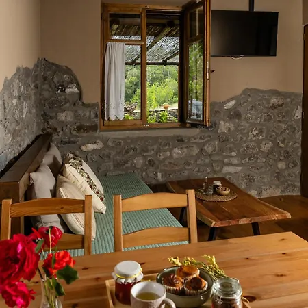 Aparthotel Petrastero Mountain Retreat-agrafa Evrytania Greece