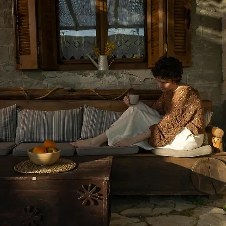 Petrastero Mountain Retreat-agrafa Evrytania Greece 3* Vernikon