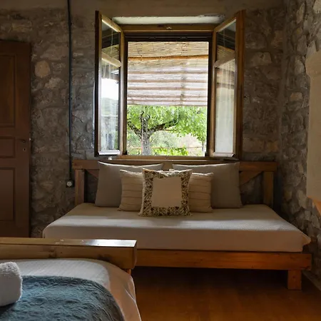 Petrastero Mountain Retreat-agrafa Evrytania Greece