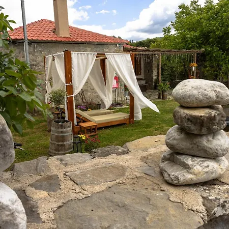 Petrastero Mountain Retreat-agrafa Evrytania Greece 3* Vernikon