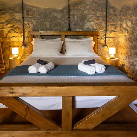 Apartahotel Petrastero Mountain Retreat-agrafa Evrytania Greece Vernikon