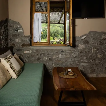 Apartahotel Petrastero Mountain Retreat-agrafa Evrytania Greece 3*